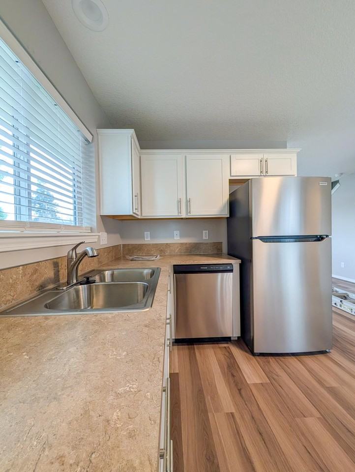 5623 Se 84th Ave #1 - Photo 6 of 29