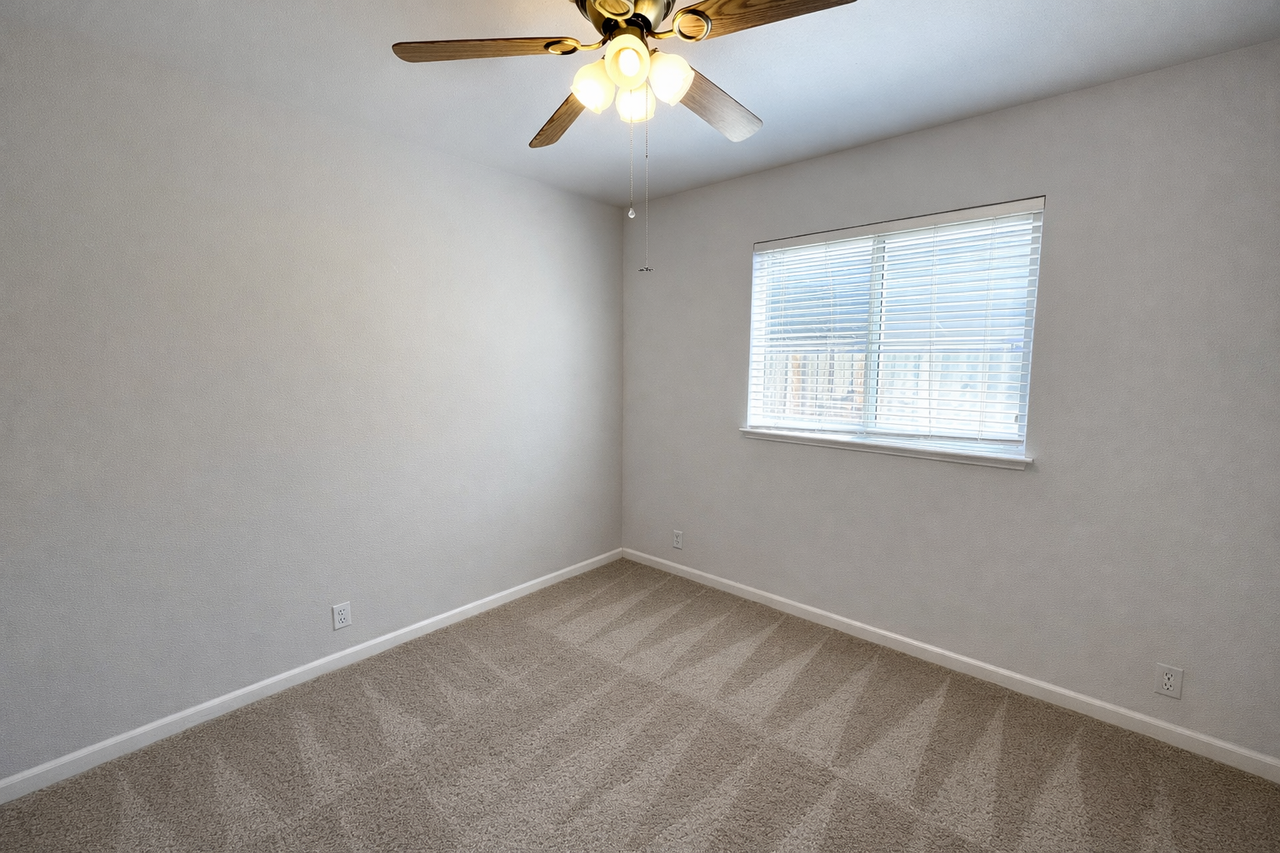 2123 Mansfield Ct #1 - Photo 4 of 10