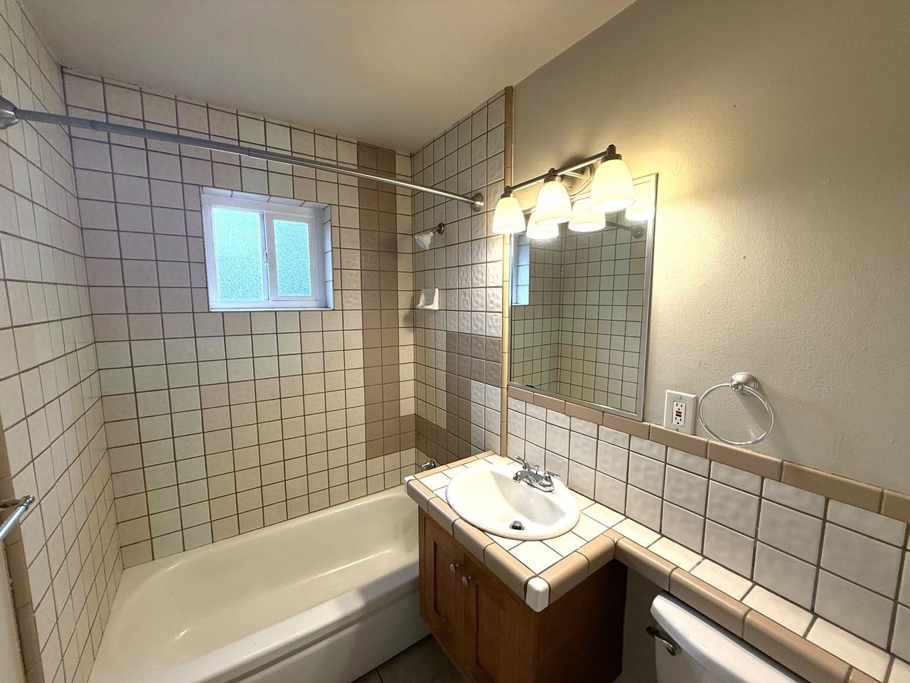 390 Ash St #2 - Photo 6 of 9