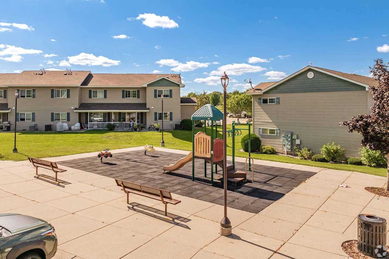 Jordan Valley Townhomes - Photo 4 of 20