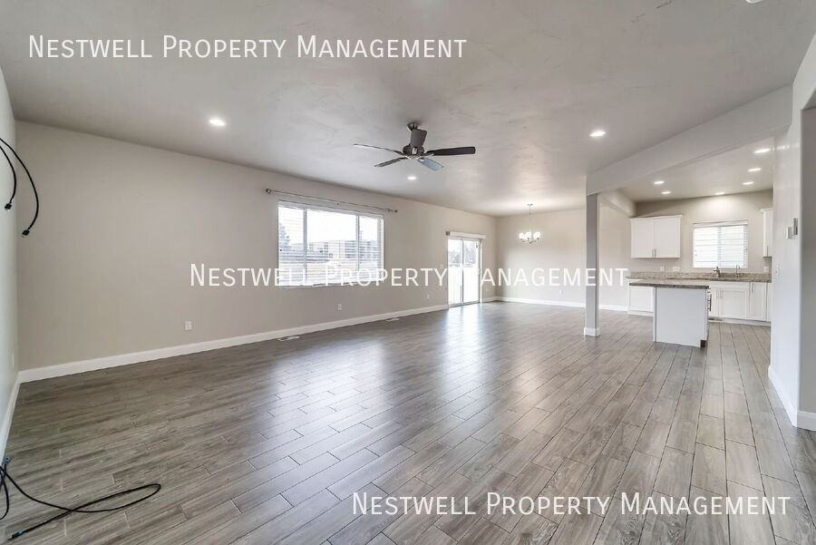 11246 S Del Andrae Ln - Photo 3 of 34