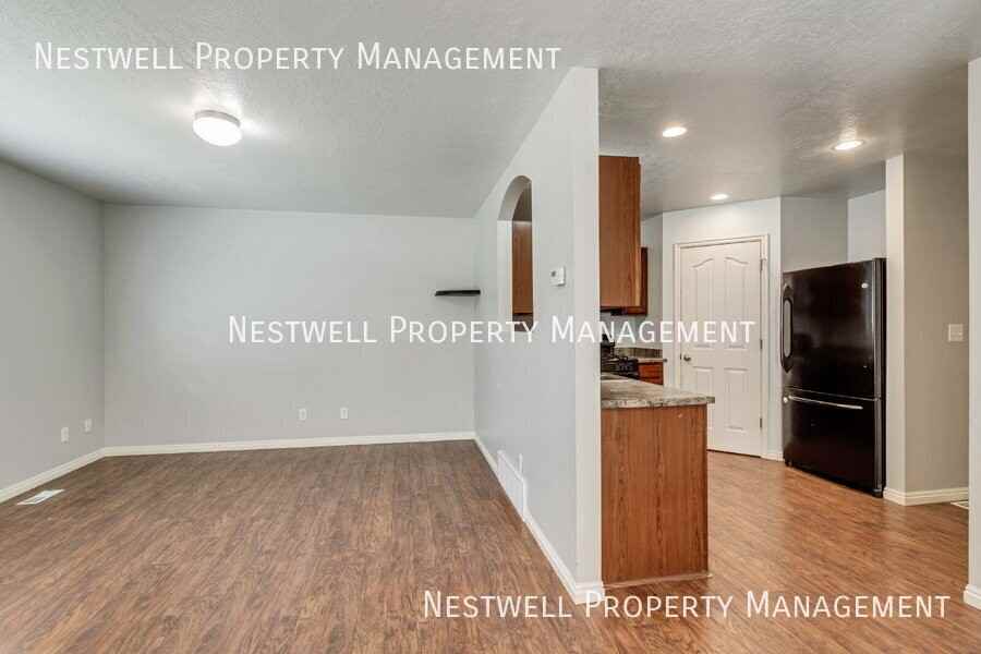 1805 E American Way #10 - Photo 3 of 18