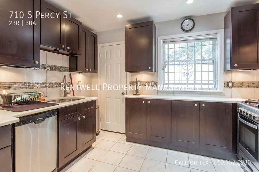 710 S Percy St - Photo 3 of 25
