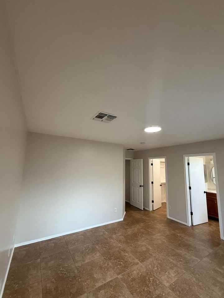 15843 W Madison St #NA - Photo 4 of 9