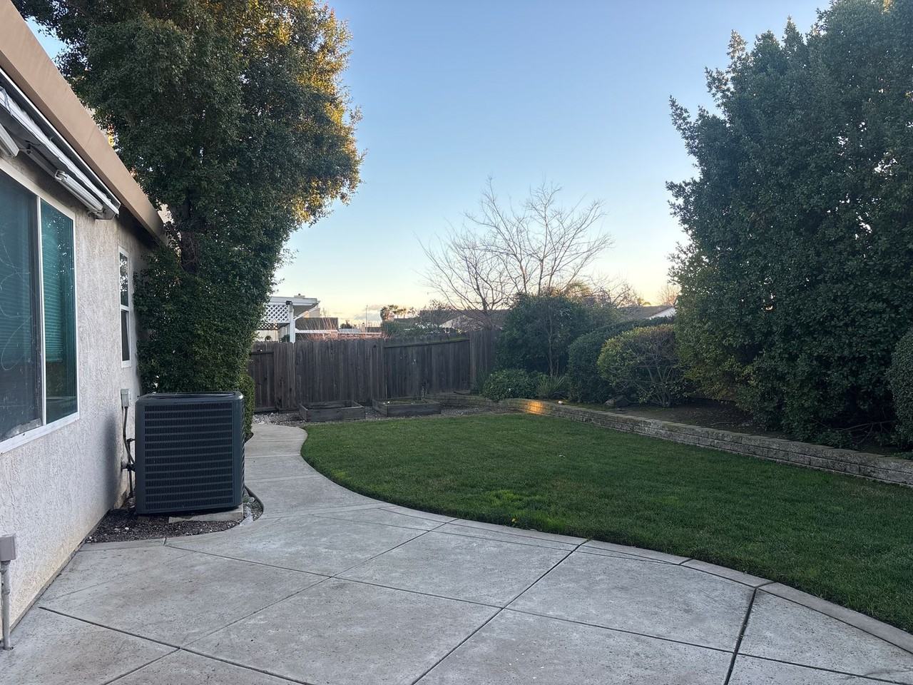 330 Lakespring Pl - Photo 6 of 10