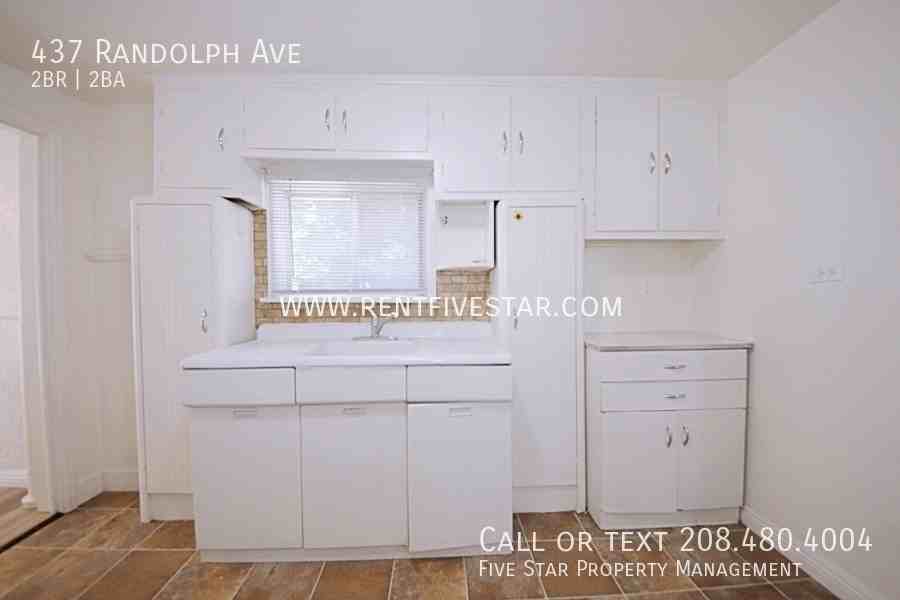 437 Randolph Ave - Photo 4 of 28