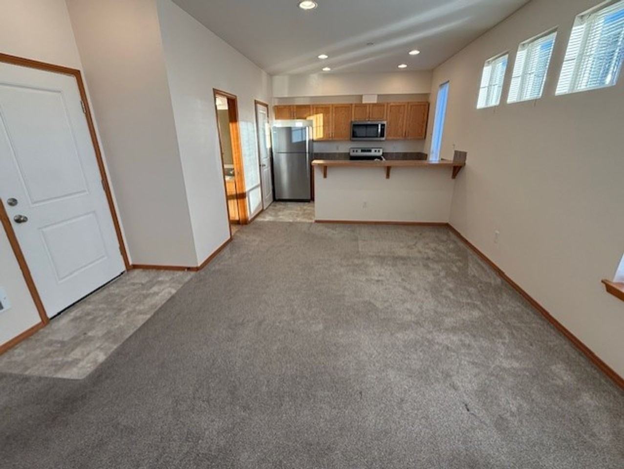 3319 Rockefeller Ave - Photo 3 of 19