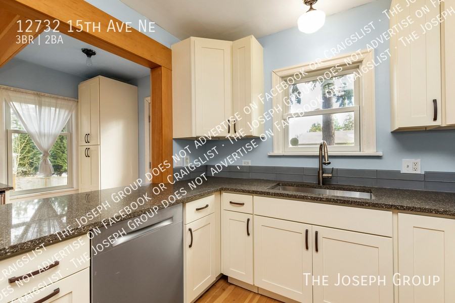 12732 15th Ave Ne - Photo 5 of 40