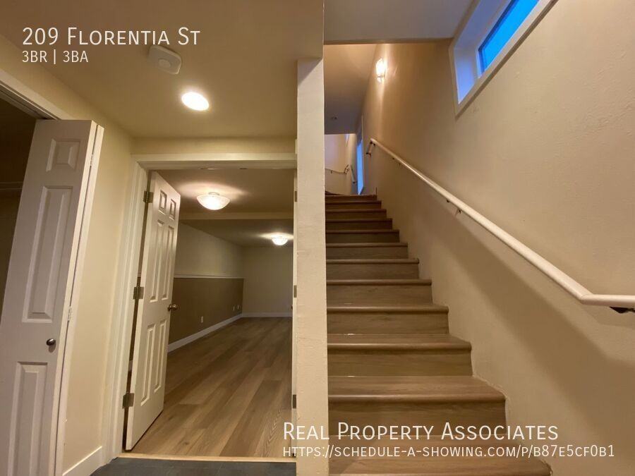 209 Florentia St - Photo 4 of 20