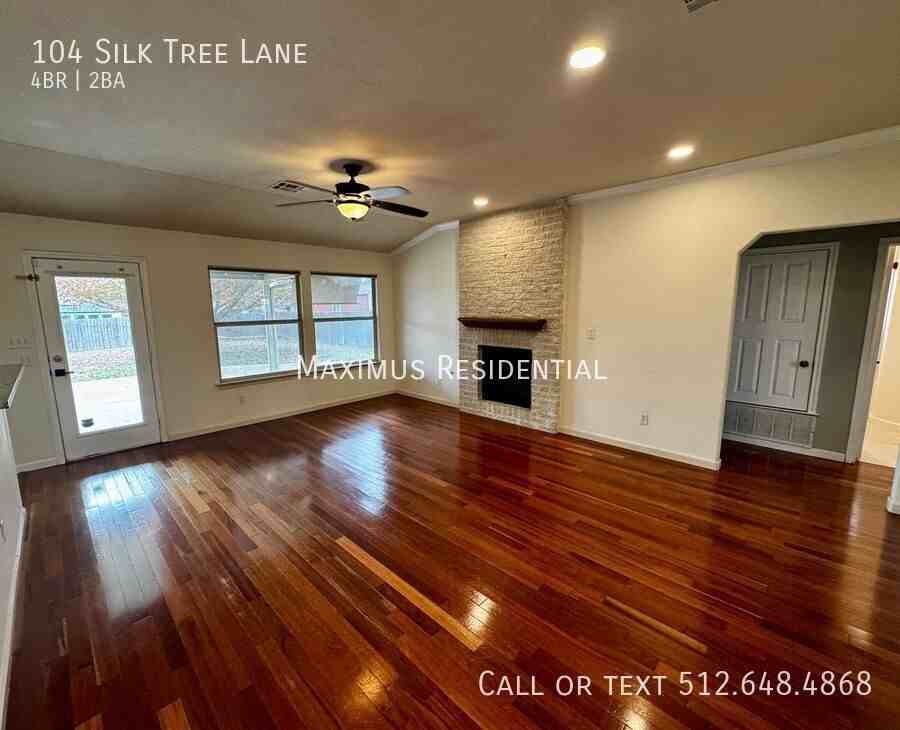 104 Silk Tree Ln - Photo 3 of 29