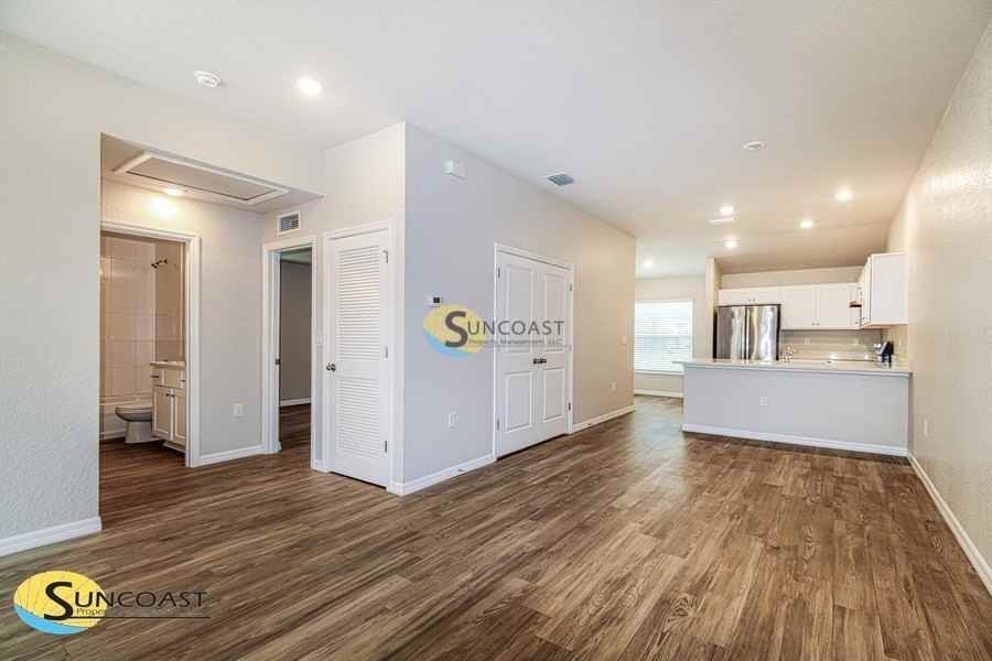 812 Spruce St - Photo 5 of 17