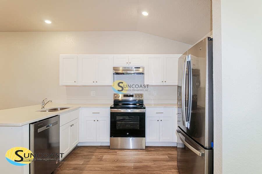 814 Spruce St - Photo 6 of 29