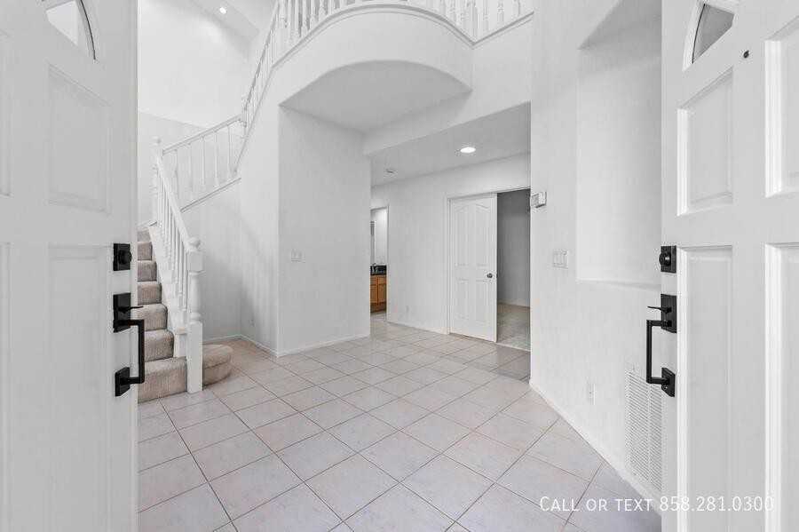 8238 Guppy Ct - Photo 2 of 34