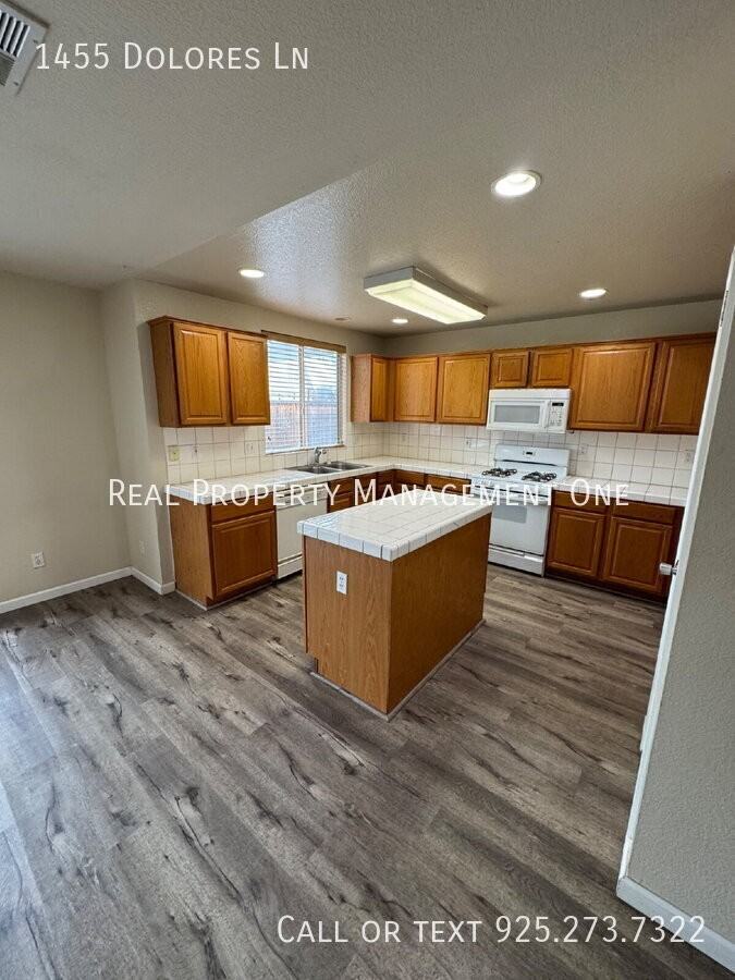 1455 Dolores Ln - Photo 5 of 26