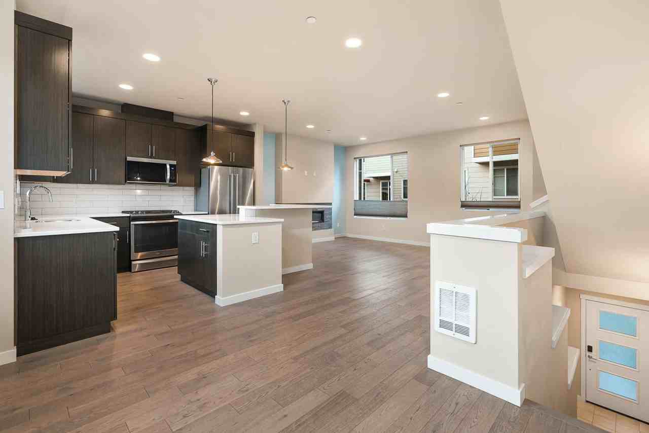 4326 Ne 3rd St - Photo 4 of 19