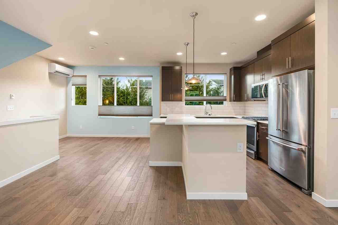 4326 Ne 3rd St - Photo 5 of 19