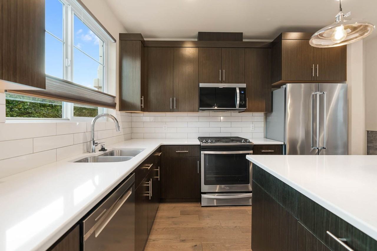 4326 Ne 3rd St - Photo 7 of 19