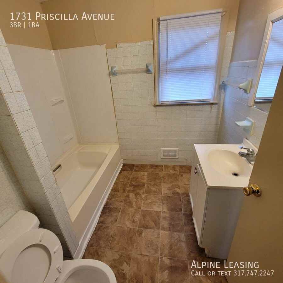 1731 N Priscilla Ave - Photo 3 of 7