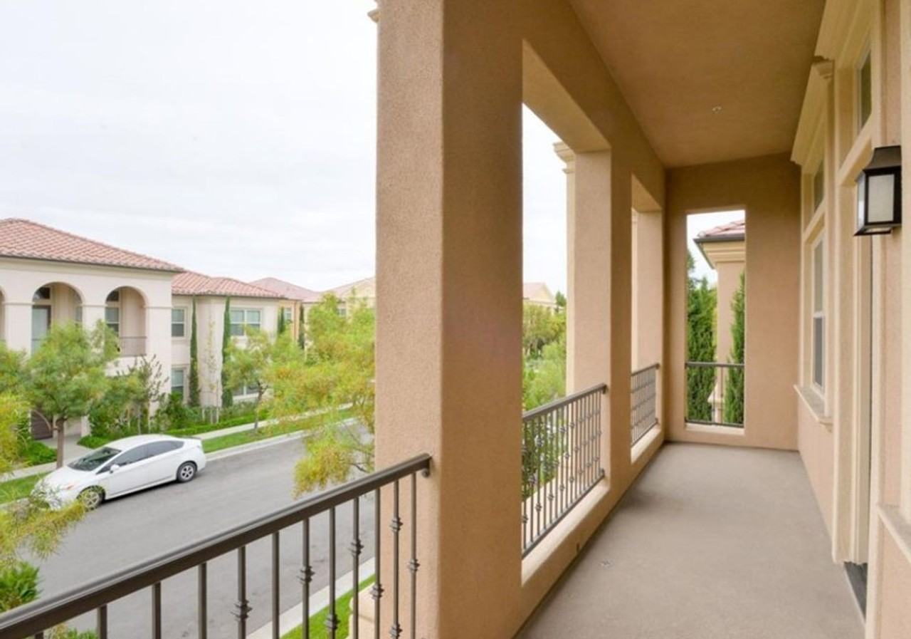 54 Kempton - Photo 3 of 15