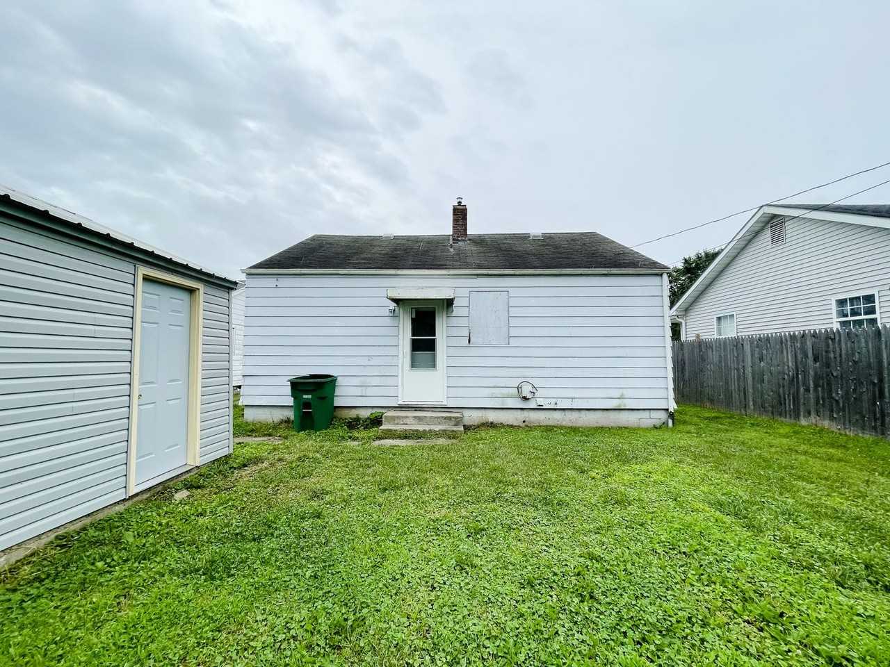 2320 Plum St - Photo 3 of 16