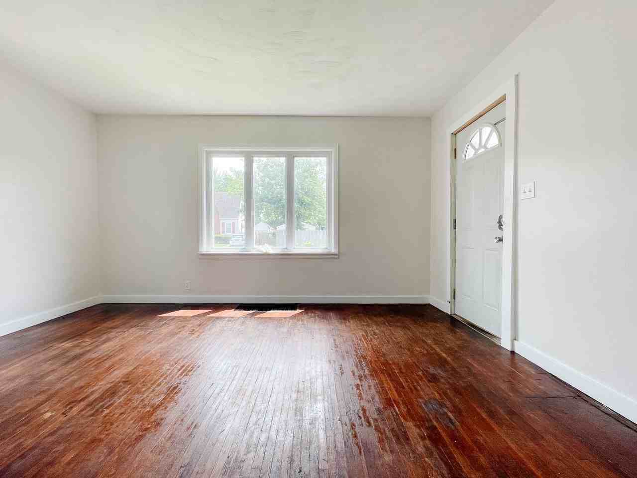 2320 Plum St - Photo 5 of 16