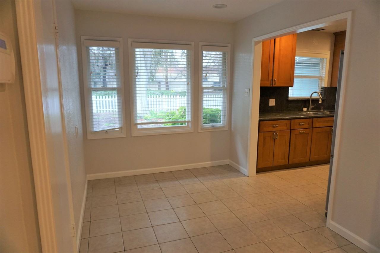 11564 Southwood Dr - Photo 7 of 21