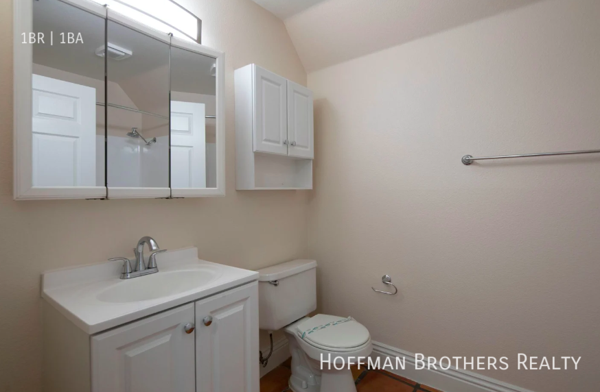 227 16th St #206 - Photo 6 of 10