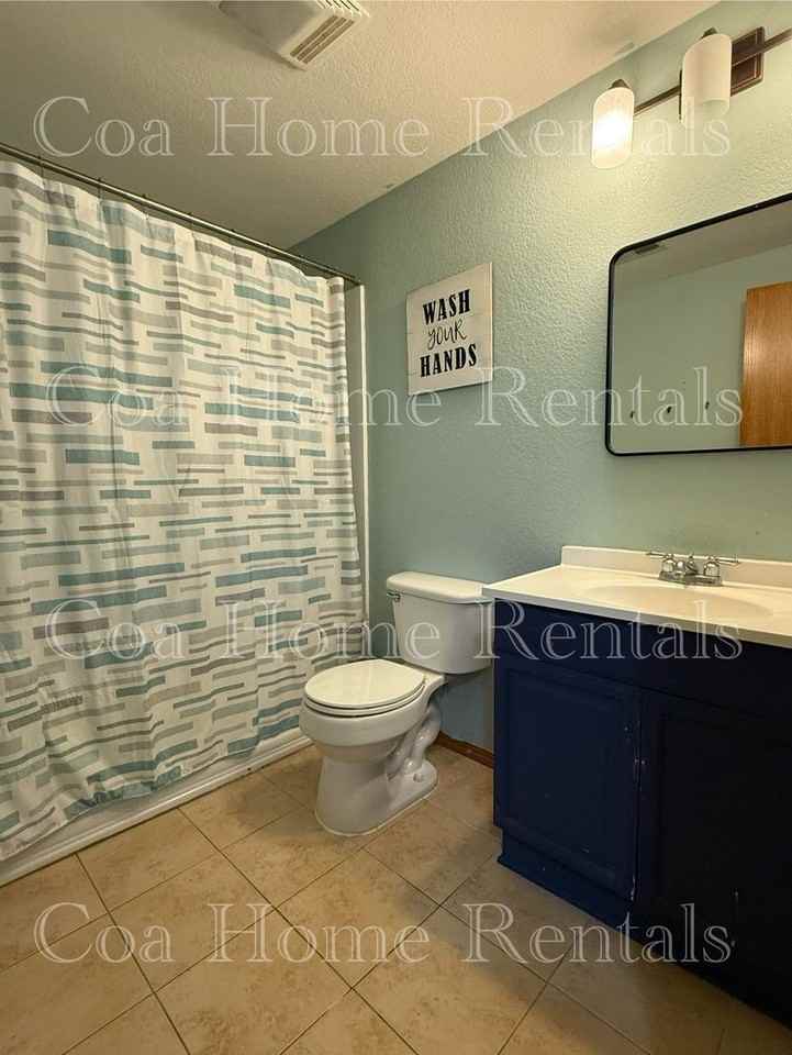 2212 E Bryant St - Photo 5 of 27