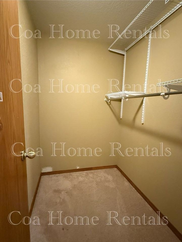 2212 E Bryant St - Photo 6 of 27