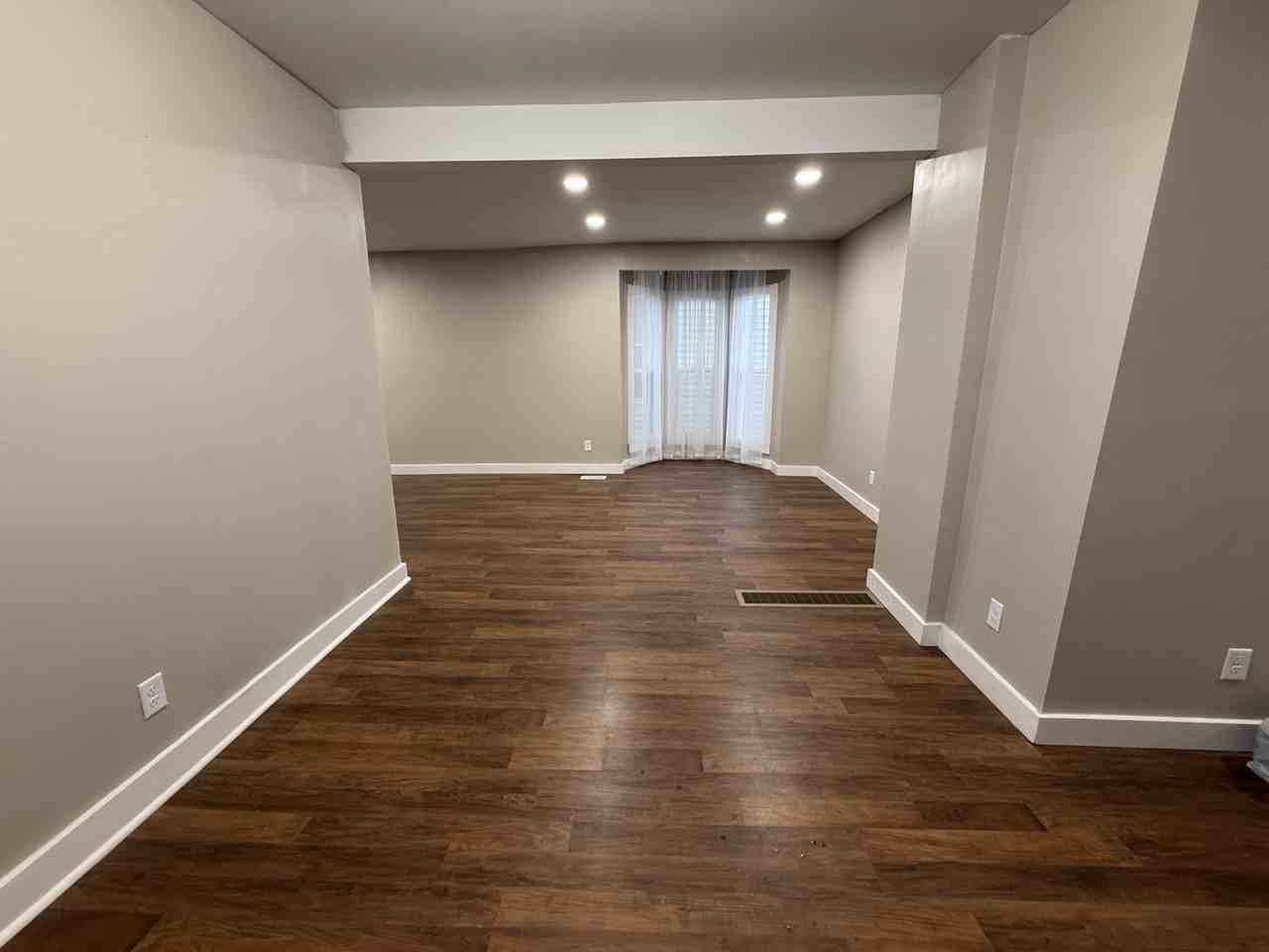 810 E 8th St #1 - Photo 7 of 15