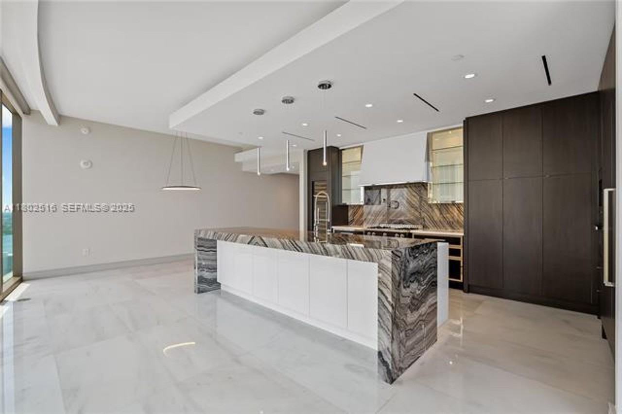 17901 17901 Collins Ave appt 2404 - Photo 5 of 40