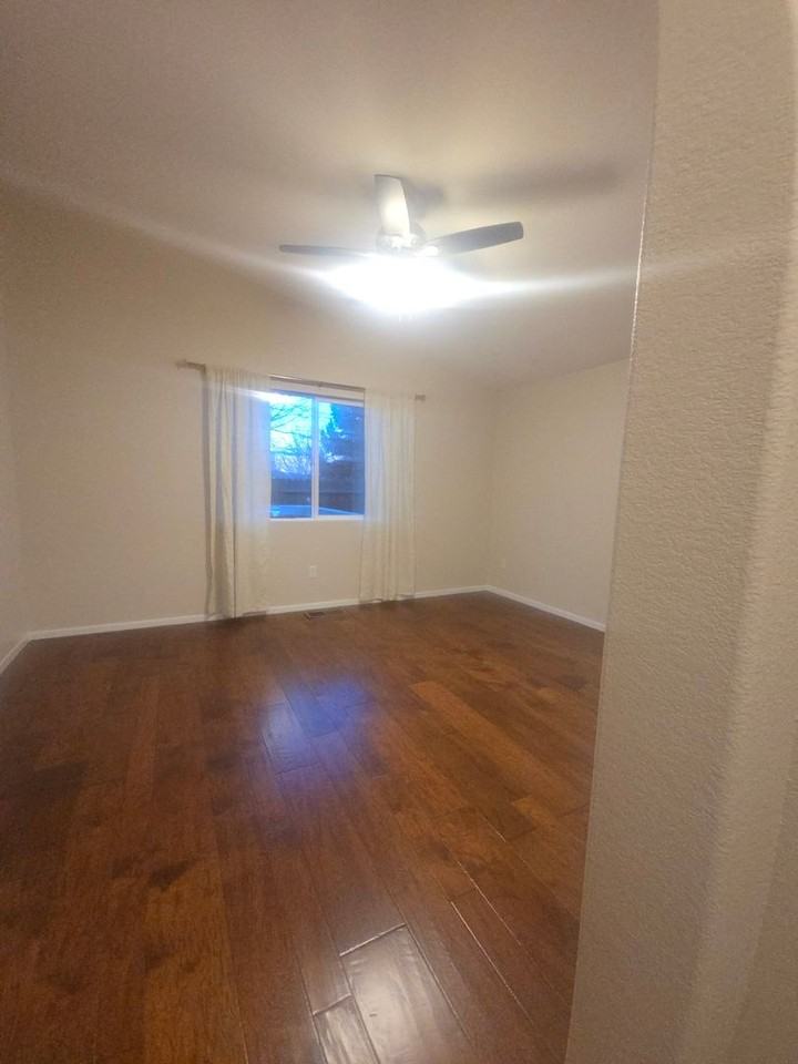 1578 Pries Ct - Photo 5 of 20