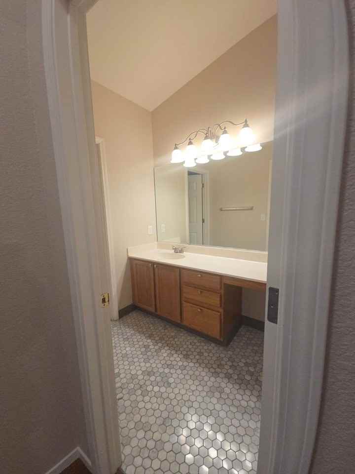 1578 Pries Ct - Photo 7 of 20