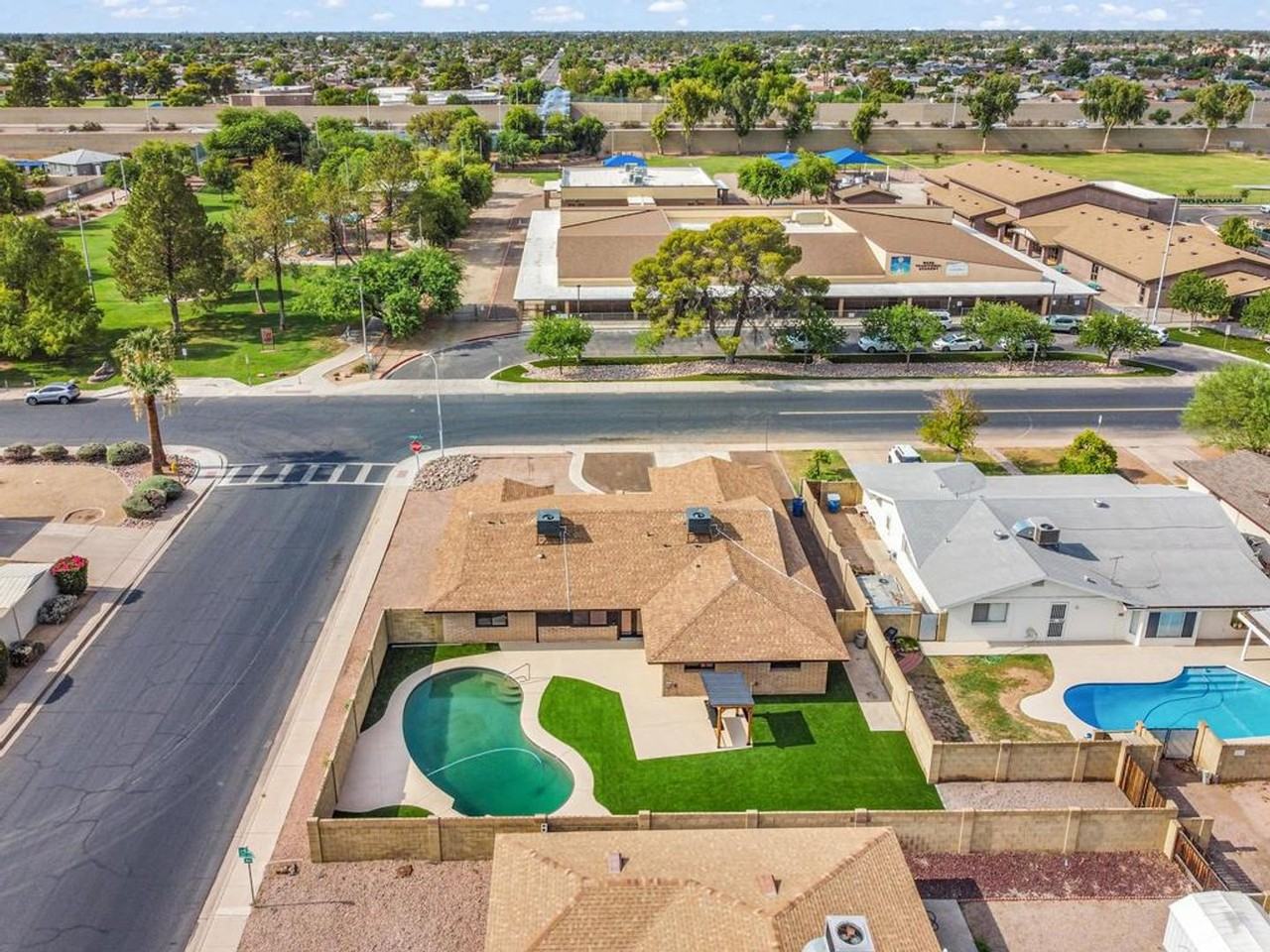 1984 E Hermosa Dr - Photo 4 of 47