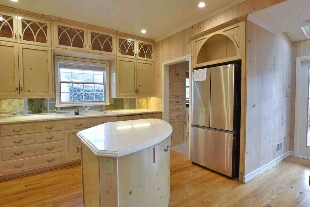 1802 University Ave - Photo 2 of 21