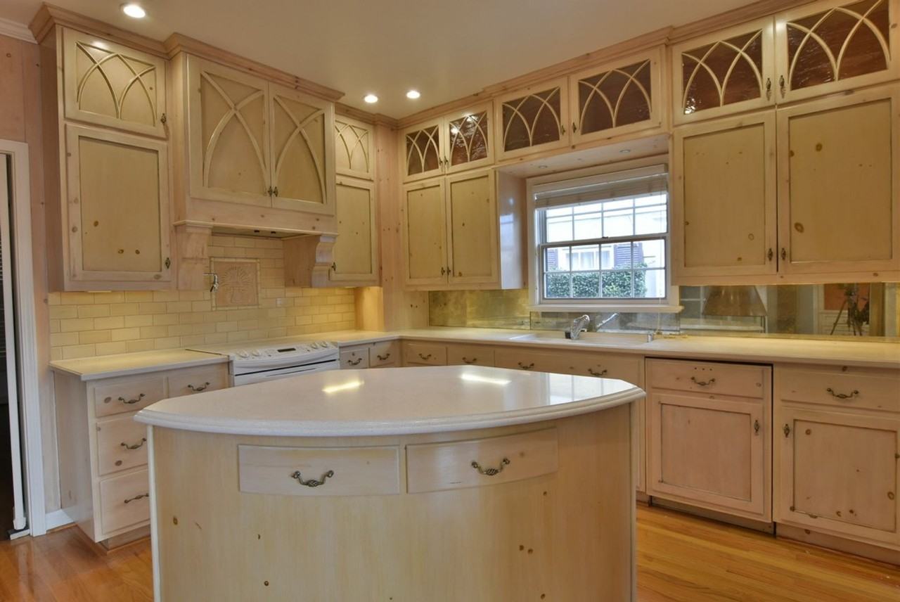 1802 University Ave - Photo 4 of 21