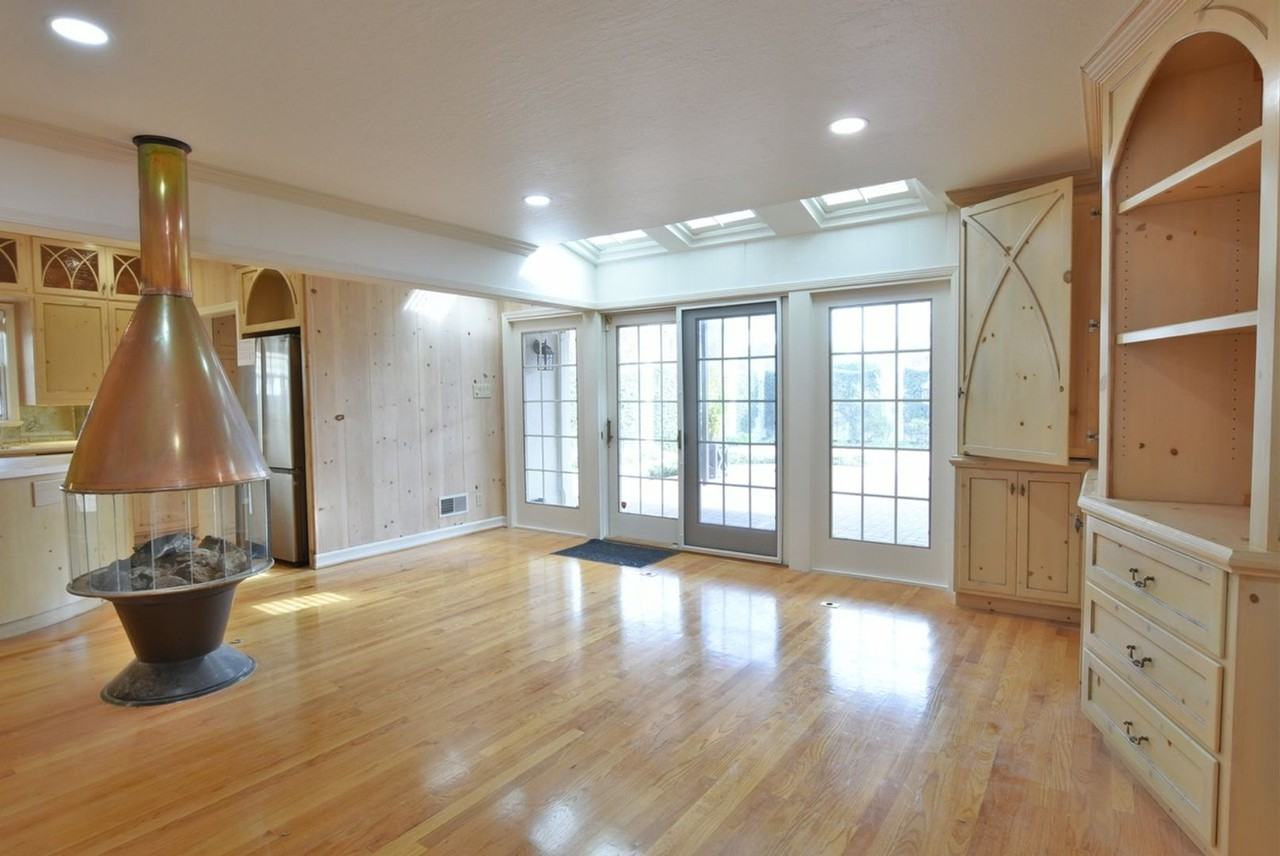 1802 University Ave - Photo 5 of 21