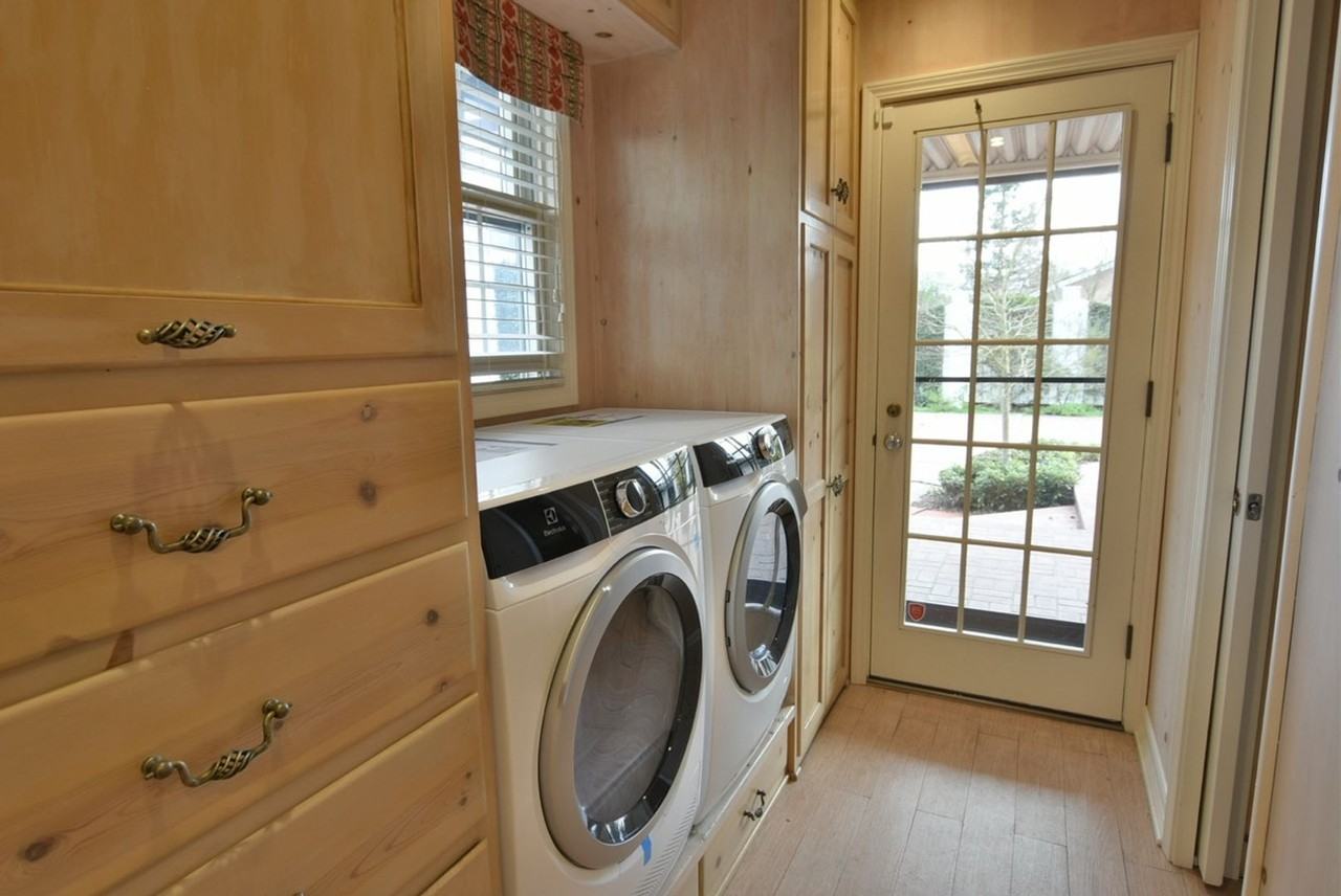 1802 University Ave - Photo 7 of 21