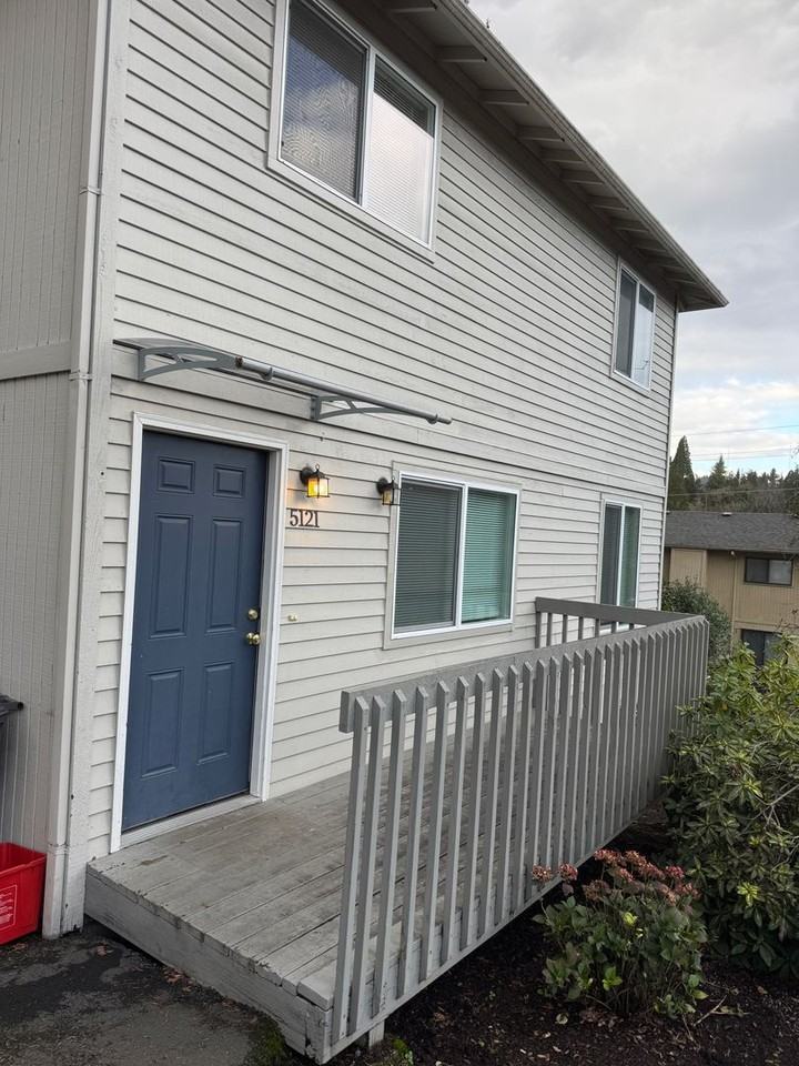 5121 Sw 62nd Ave - Photo 2 of 21