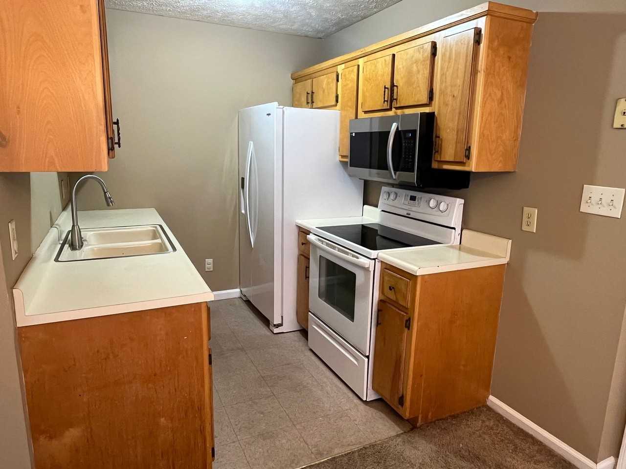 1007 N Main St - Photo 4 of 18