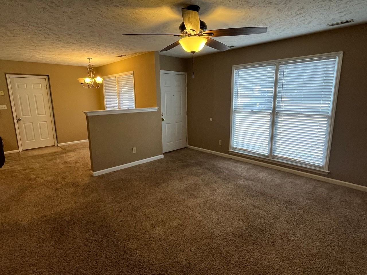 1007 N Main St - Photo 5 of 18