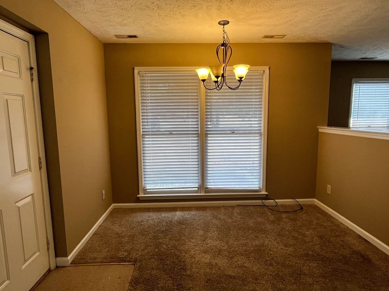 1007 N Main St - Photo 6 of 18