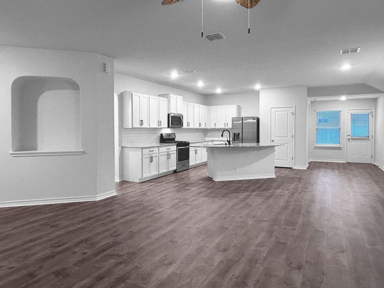 13306 Sugarberry Elm - Photo 3 of 24