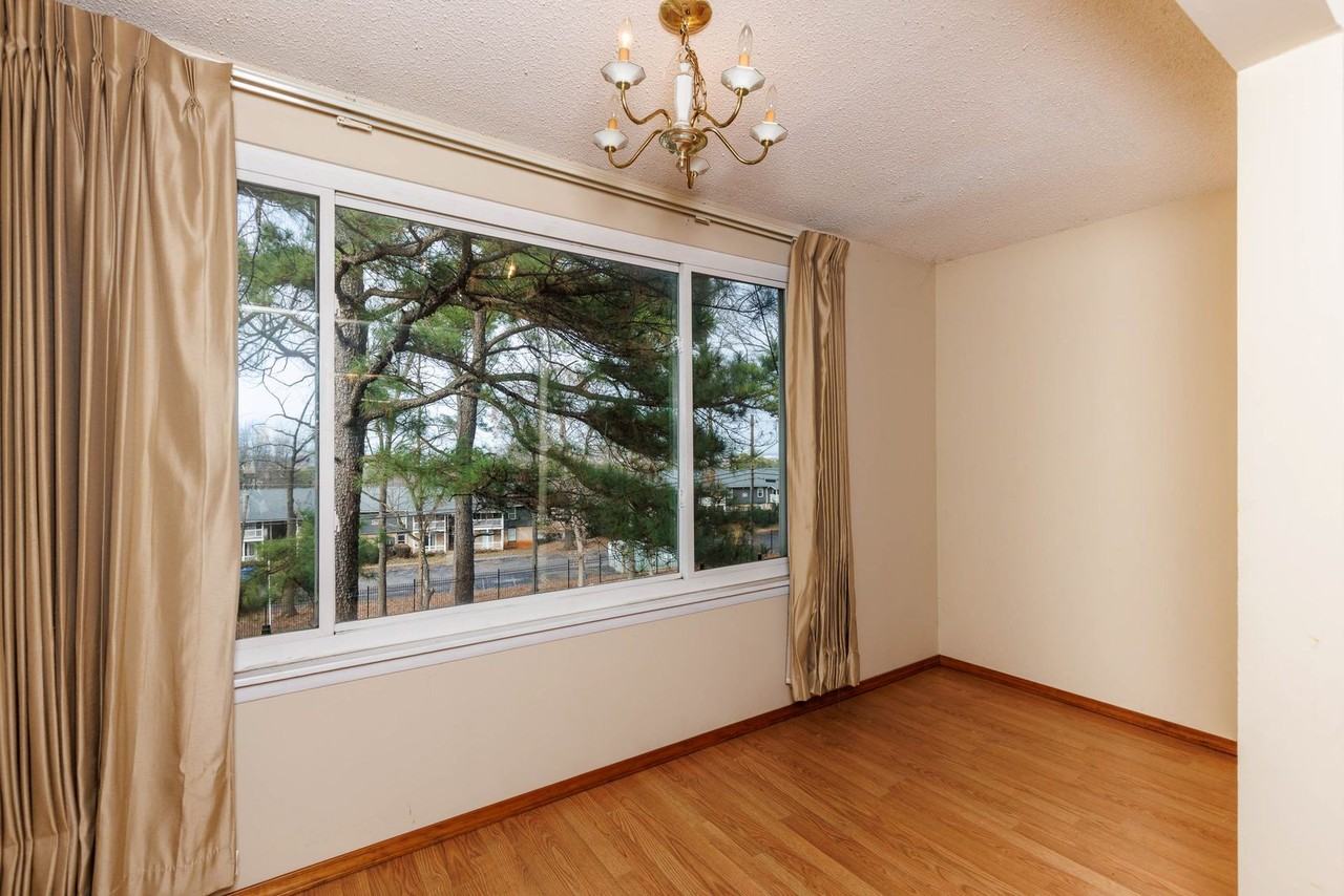 401 Skyview Dr #401D - Photo 7 of 11