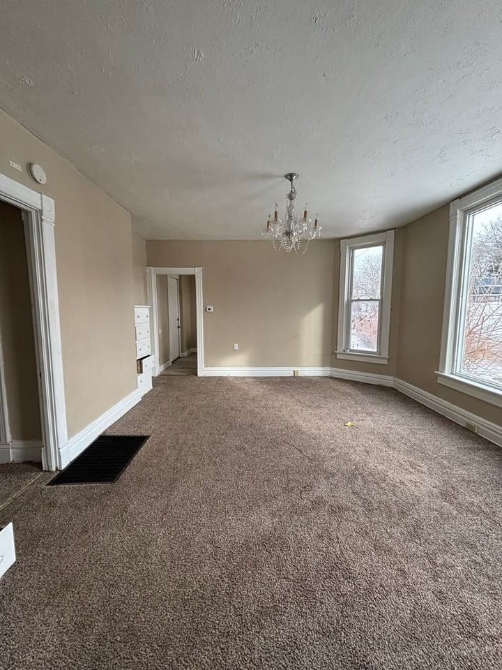 221 E Lincoln Ave #1 - Photo 6 of 10