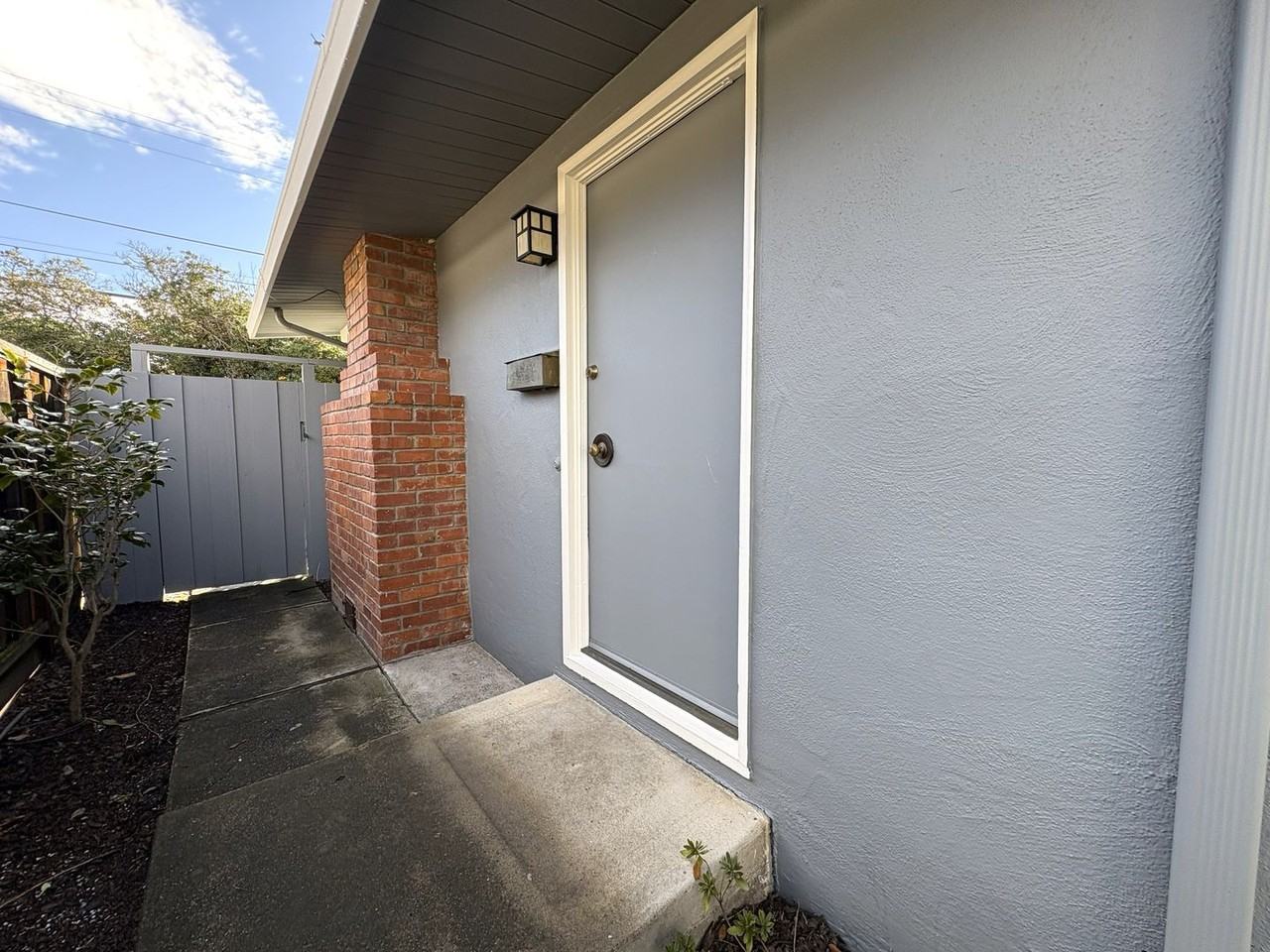 954 Celia Dr - Photo 4 of 30