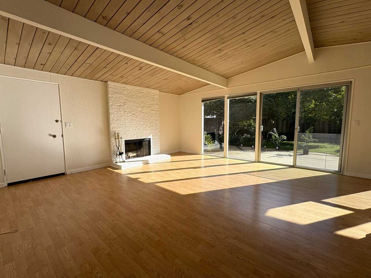 954 Celia Dr - Photo 7 of 30