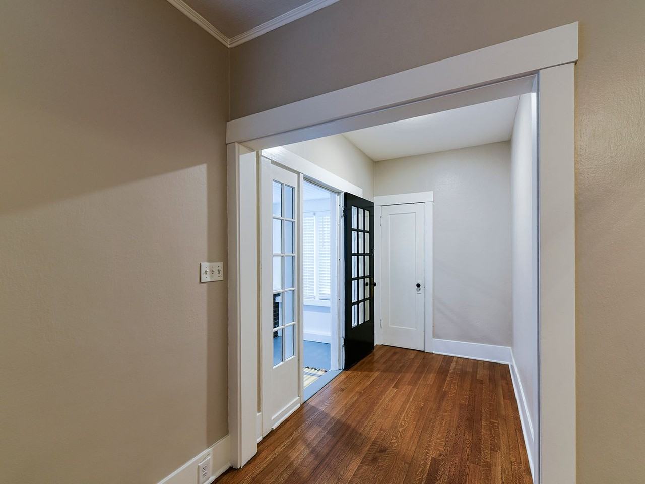 702 4th St Se - Photo 5 of 21