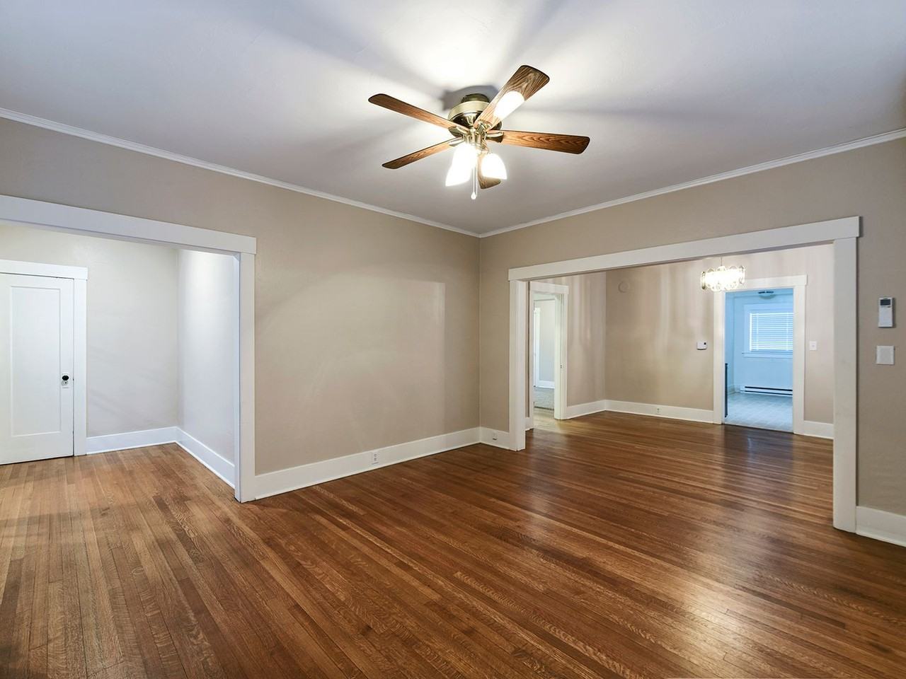 702 4th St Se - Photo 6 of 21