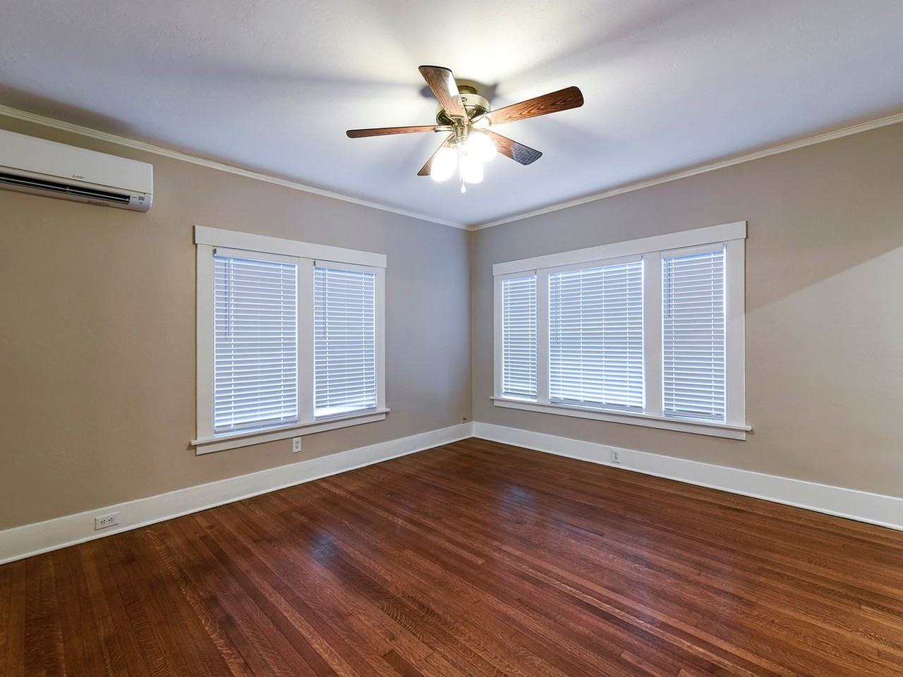 702 4th St Se - Photo 7 of 21